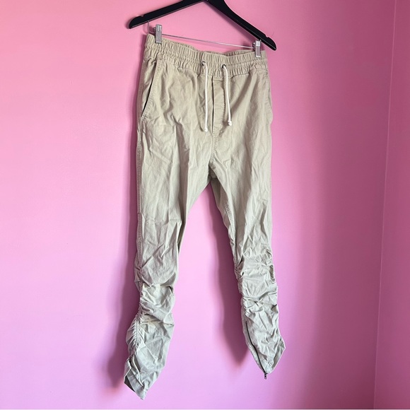 ❗️2/$20❗️ HM Size 30 Tan Pants with Cinched Legs - Picture 3 of 7